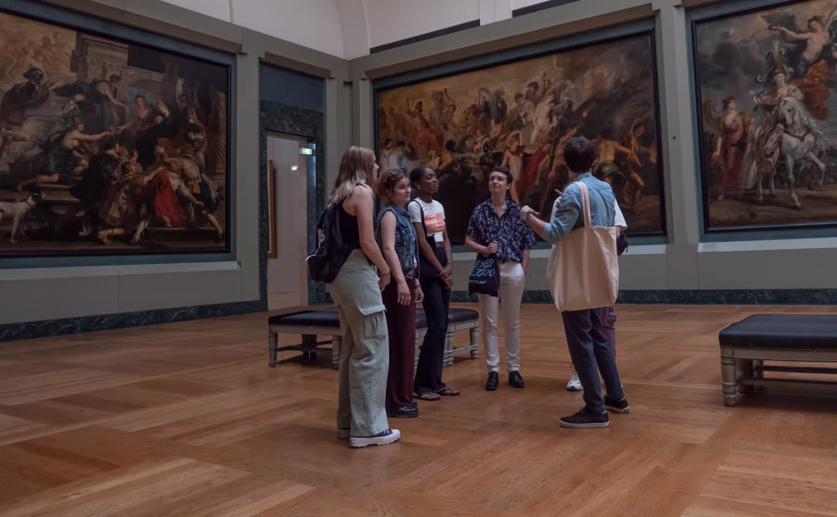 Explore Louvre in One Day
